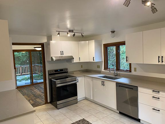 5th image of 8212 172nd Ave NE