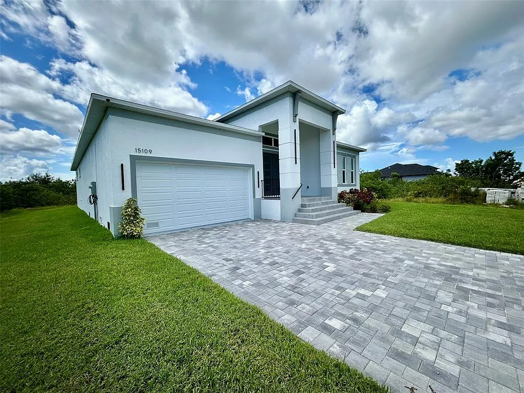 4 bed, 3.5 bath, 2660 sqft, $2,895 — Photo 3
