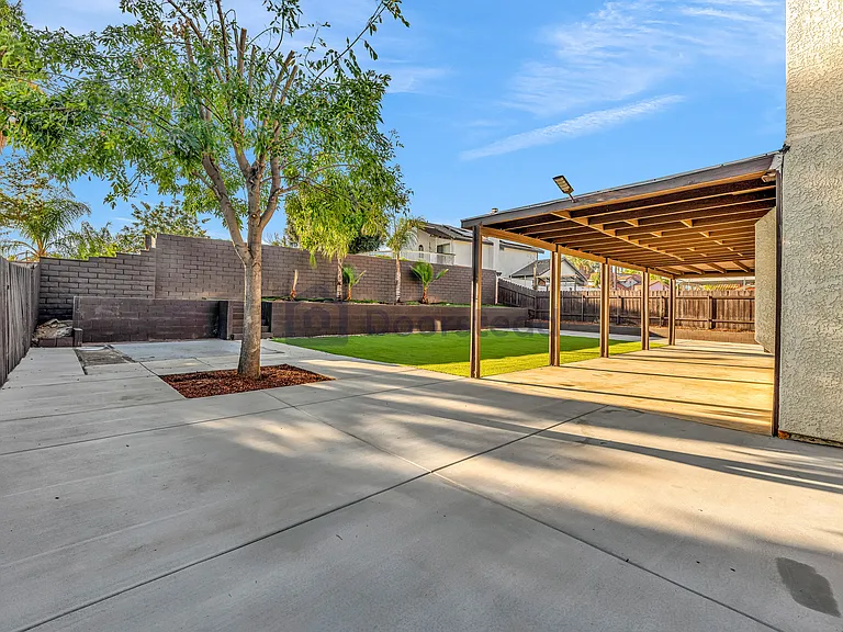 26150 Coronada Dr — Photo 44