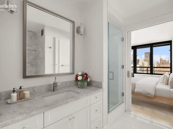 330 East 38th Street image 8 of 16