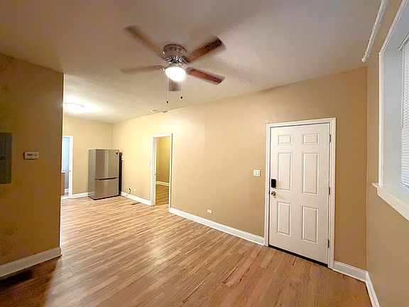 3rd image of 1820 W 18th St APT 1R