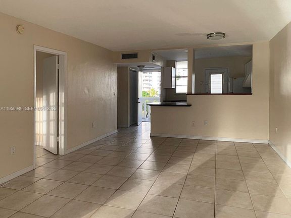 4th image of 2855 Leonard Dr APT H404
