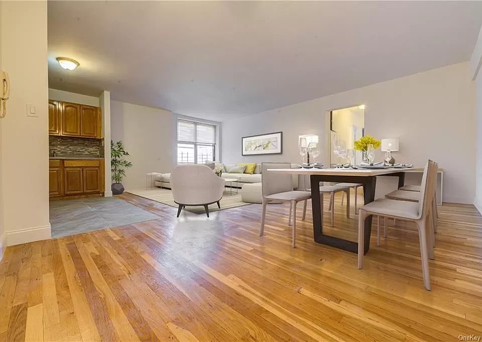 1st image of 1200 E 53rd St APT 6A