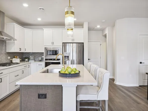 2450 S Blossom Cir, Long Lake, MN 55356