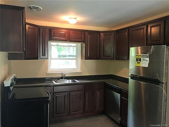 4th image of 6024 Plaza Ln