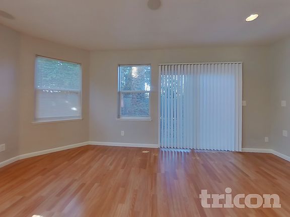 3rd image of 2543 Hastings Way