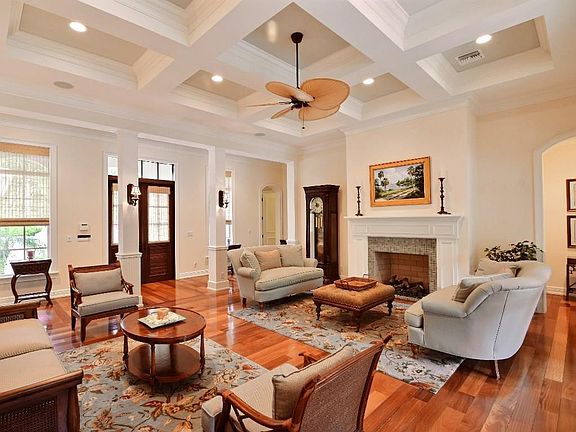 4th image of 208 Coconut Creek Ct