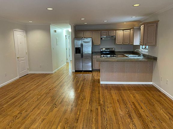 4th image of 15043 23rd Ave Floor 1
