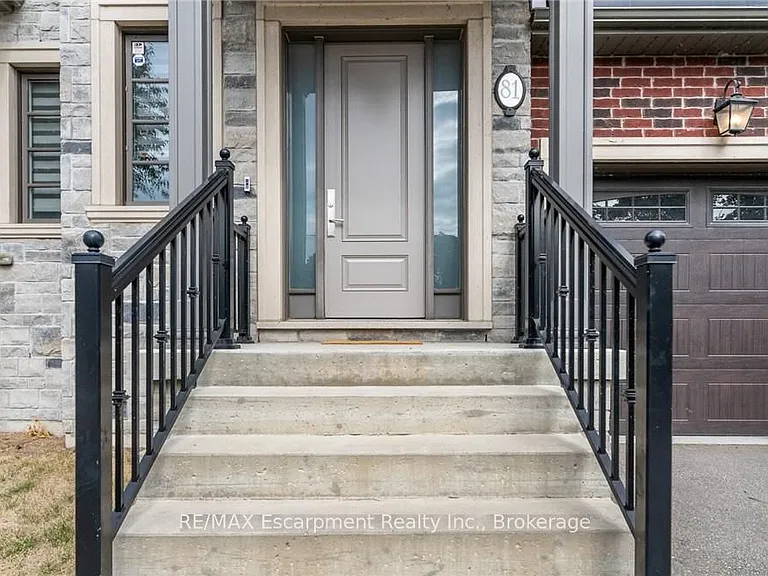 81 Brock St — Photo 3