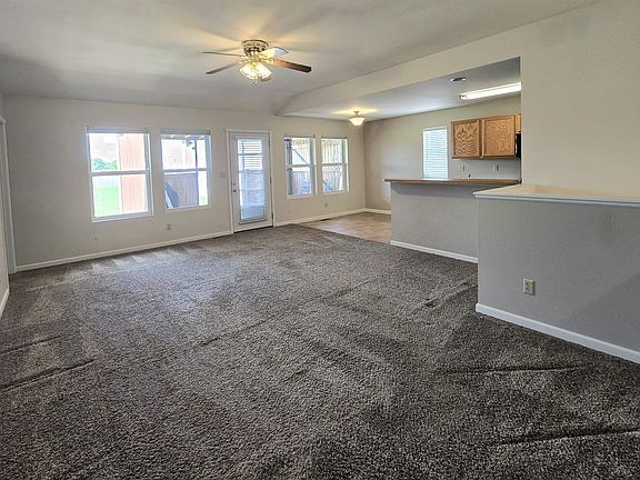 3rd image of 2213 S View Dr