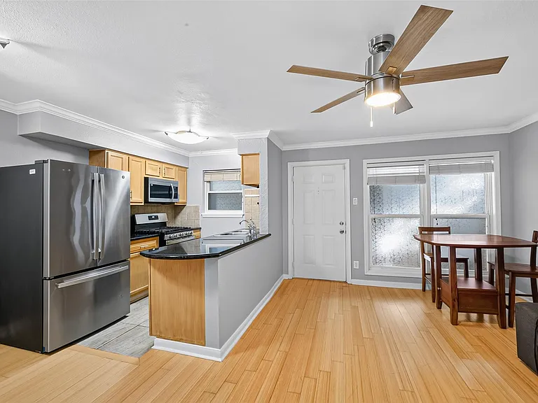 1404 Welch St #7 — Photo 8