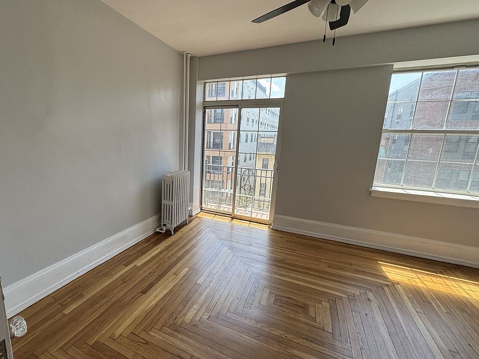 1st image of 948 Court St #402