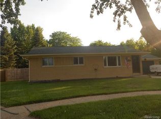 39341 Surrey Heights Ct, Westland, MI 48186