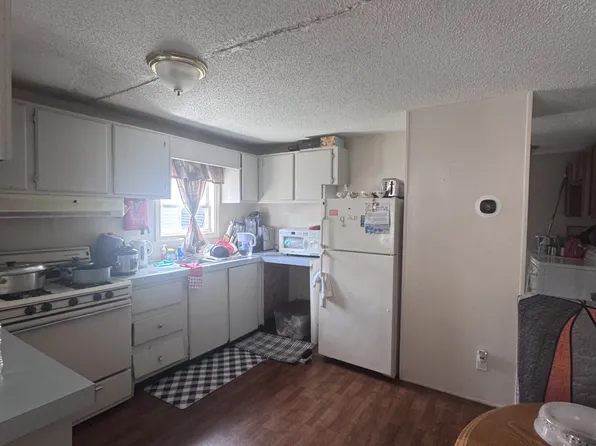 17018 Falsworth St #240, Macomb, MI 48044