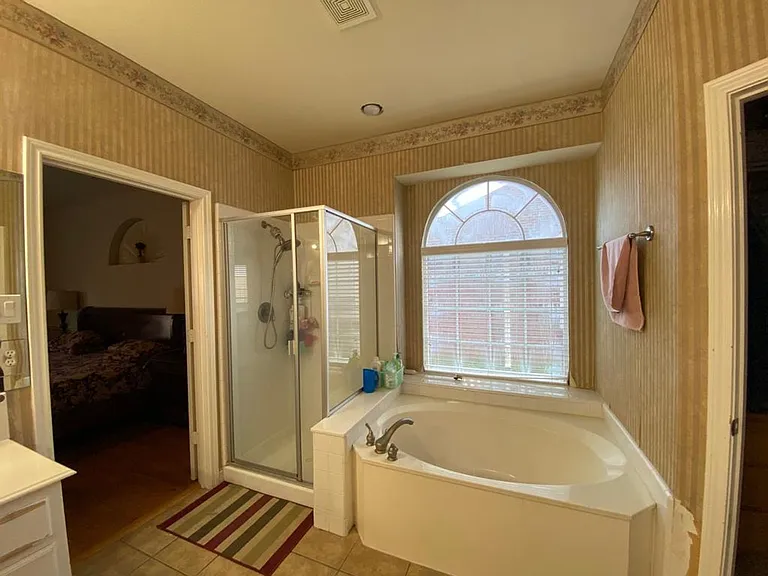 1012 Levant Ln — Photo 15
