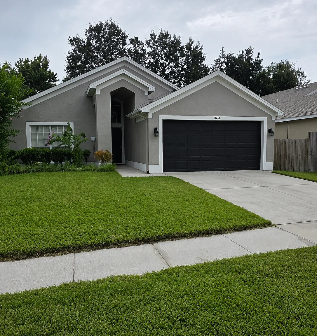 3 bed, 1304 sqft, $2,395 — Photo 1