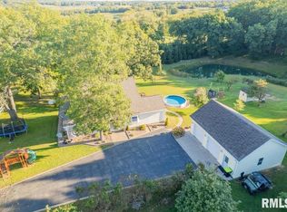 298 Townhall Rd, Metamora, IL 61548