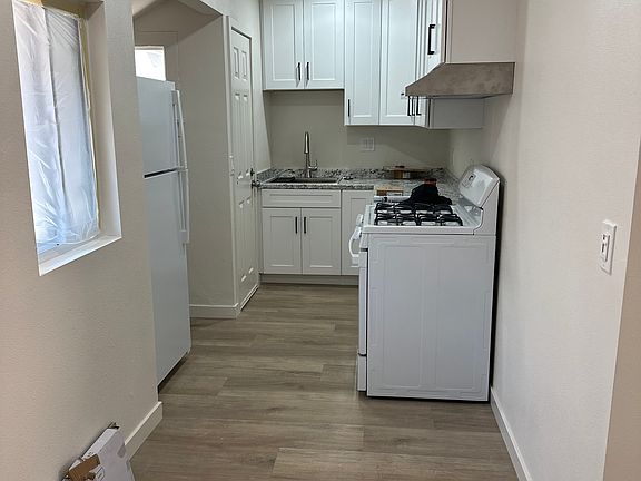 4th image of 5066 Voltaire St APT 3