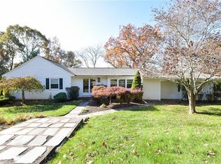 11 Winnisquam Dr, Warwick, RI 02886