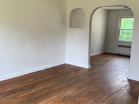 3rd image of 3265 Sunset Blvd #4