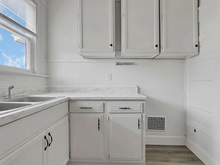 27-29 S Terrace Ave — Photo 16