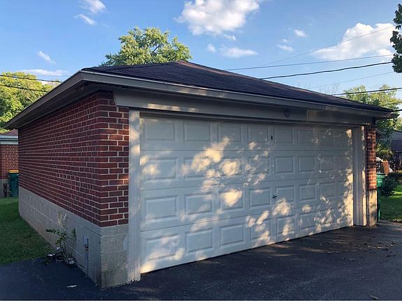 3rd image of 1008 W Dorothy Ln