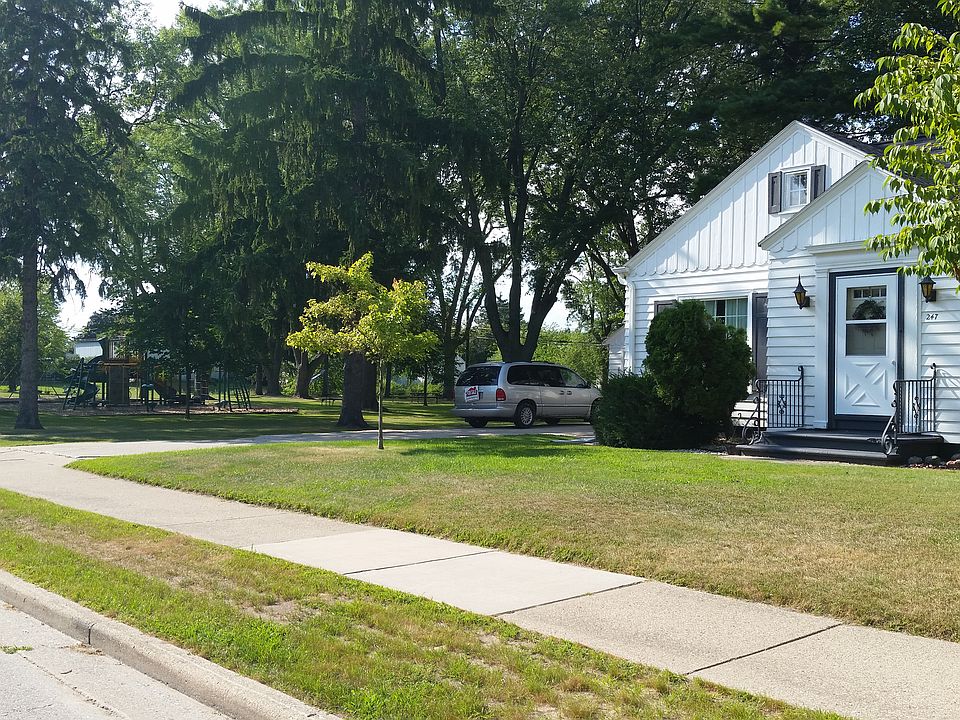 2nd image of 247 Summit St