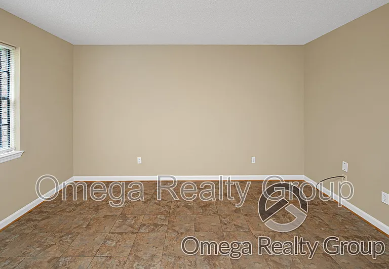 2109 Whetstone Ct — Photo 10