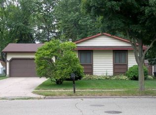 5932 Ellendale Dr, Lansing, MI 48911