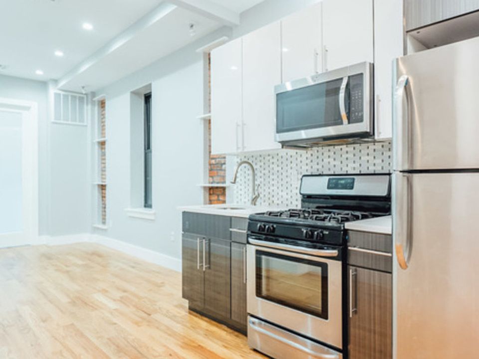 1st image of 900 Flushing Ave #3M