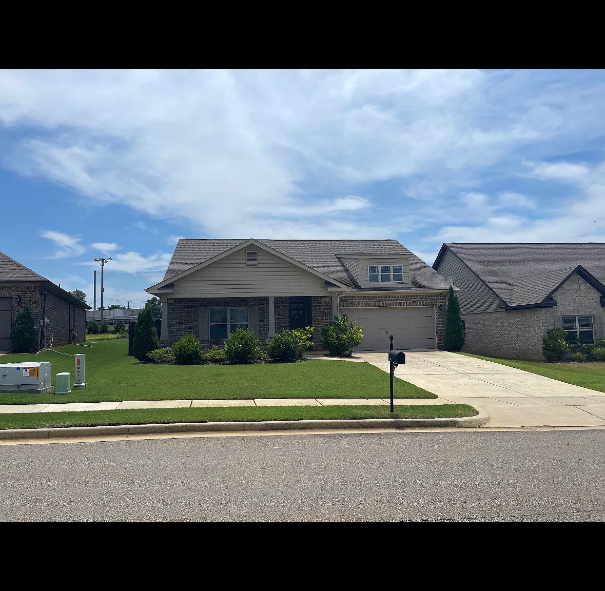 Hobbs - 140 Saddle Street — Photo 2