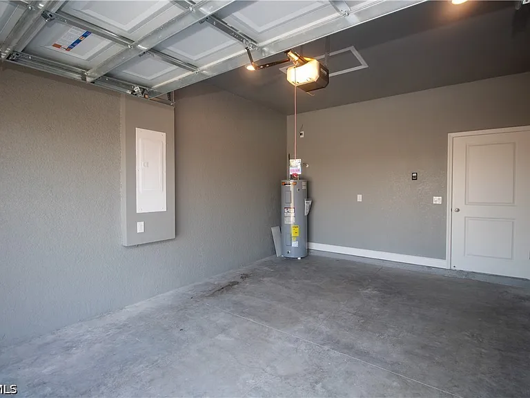 9004 W Justice Cir — Photo 33