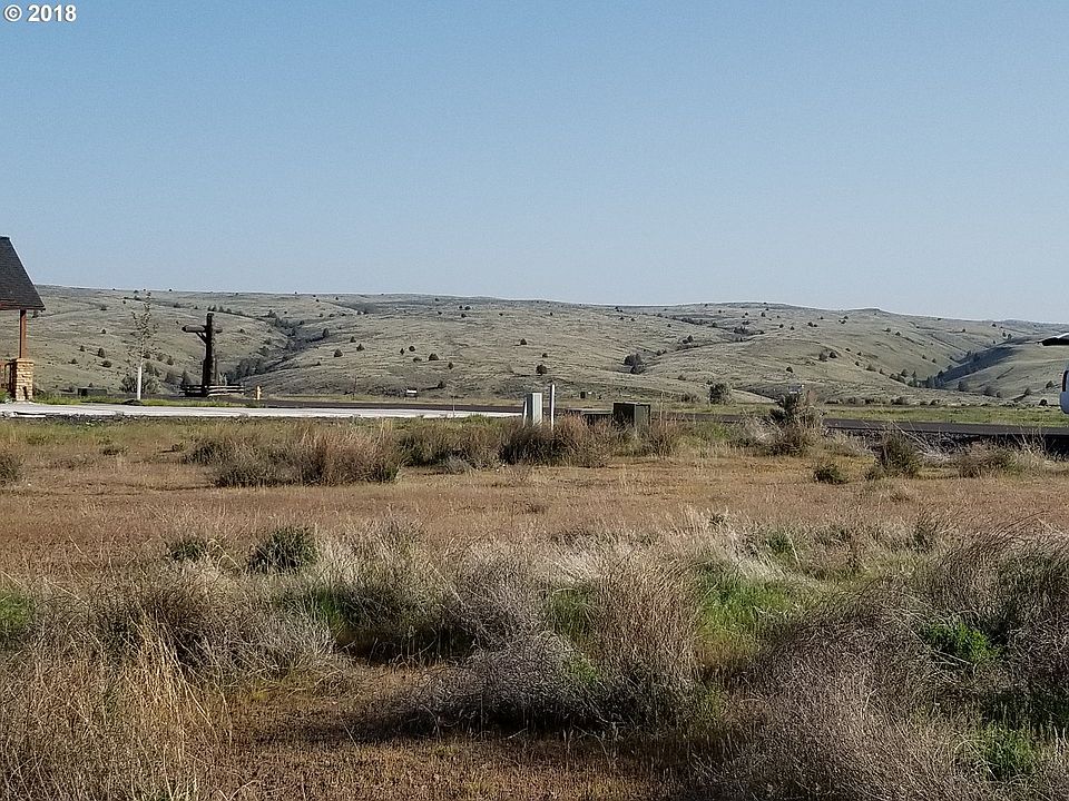 2nd image of 302 Little Lake Rd