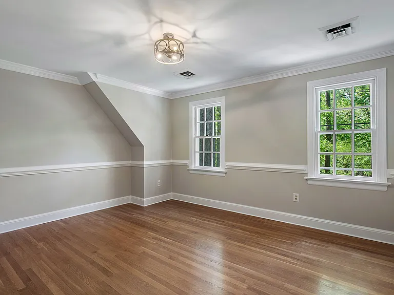 9900 Kingsbridge Rd — Photo 29