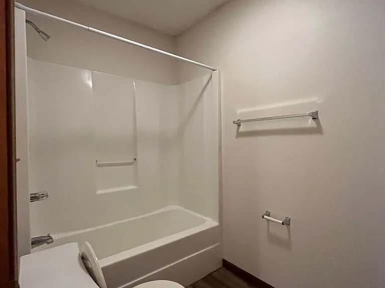 1001 Fannon Dr — Photo 13