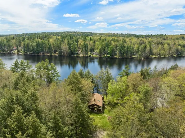 16 Washington Rd S, Goshen, MA 01032