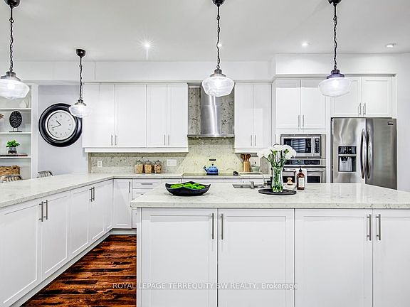 4th image of 888 4th St