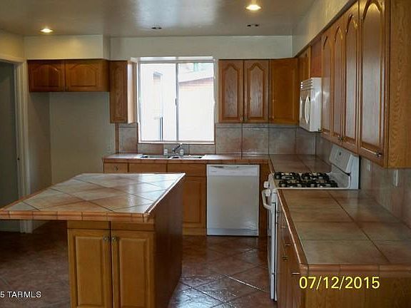 4th image of 7247 E Beverly Dr