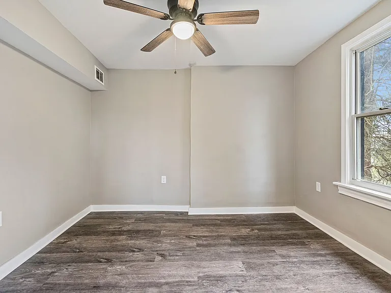 2215 Lehigh St — Photo 24