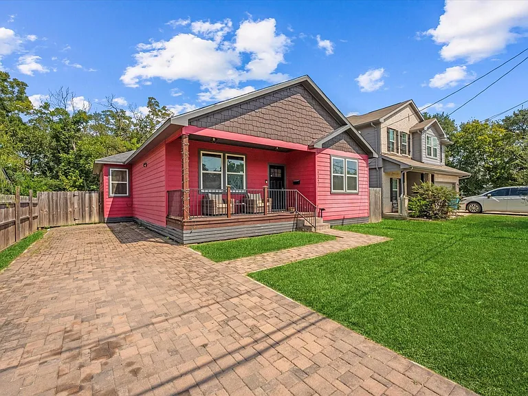 4547 Newberry St — Photo 3