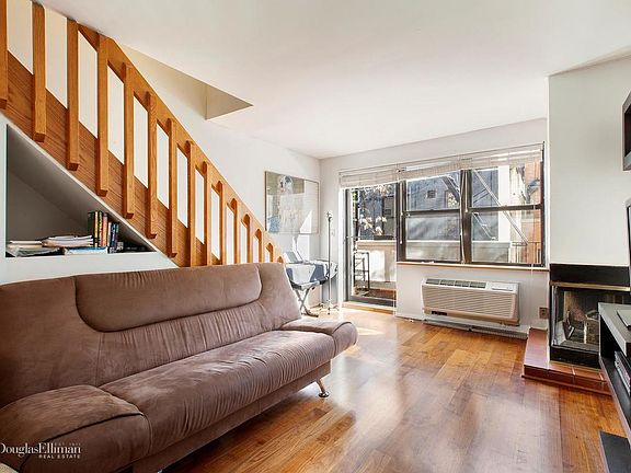 3rd image of 230 E 52nd St Ph E