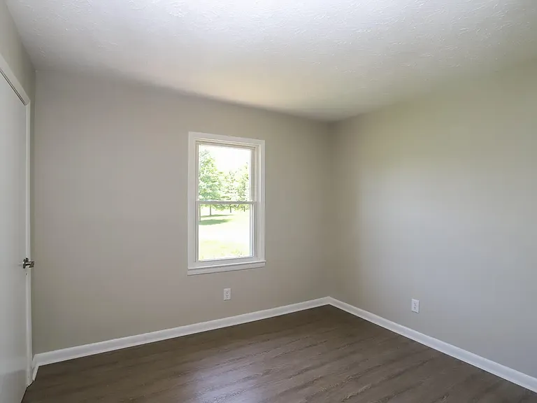 309 Martin Ct — Photo 5