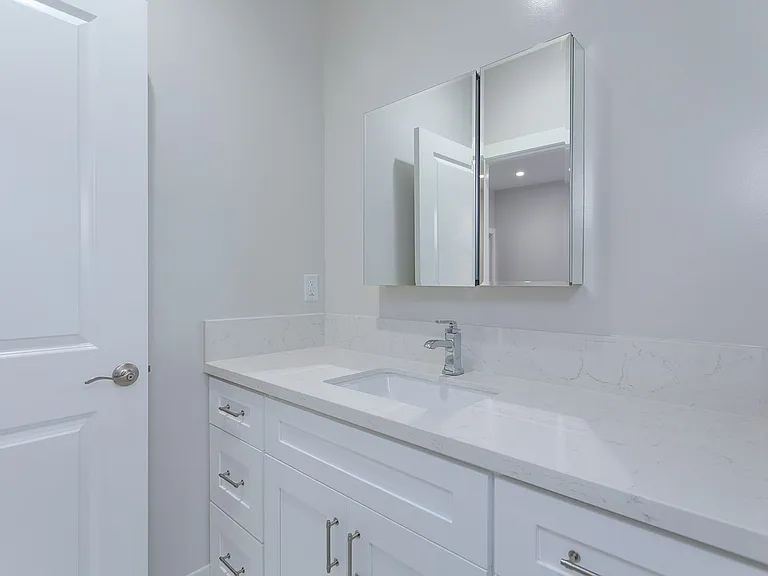 149 S Los Robles Ave — Photo 18