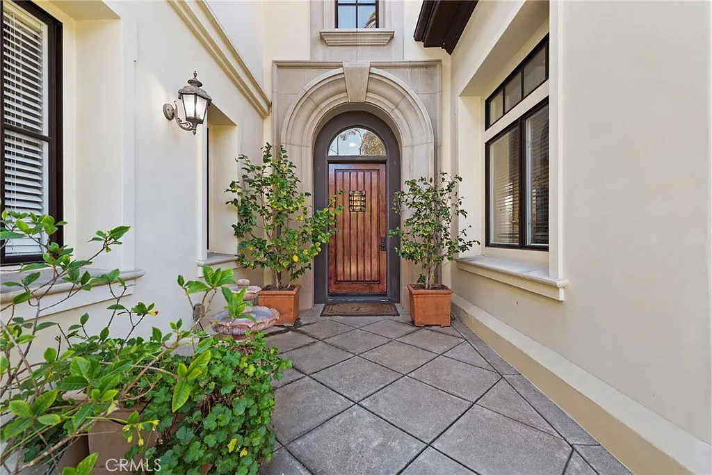 5 bed, 5.5 bath, 5400 sqft, $39,000 — Photo 4