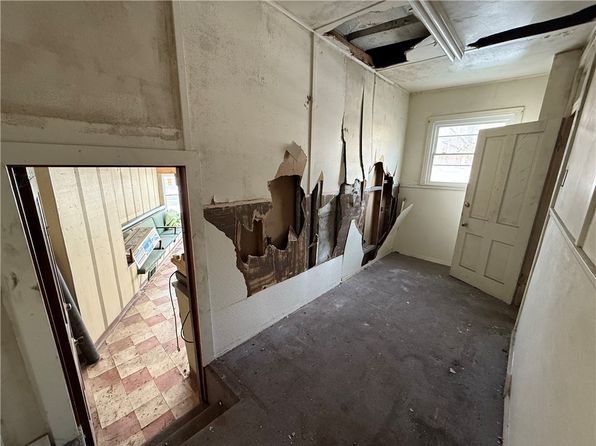 pittsburgh-pennsylvania-87992086 picture