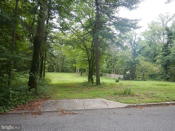 2nd image of 226 Twin Lakes Dr