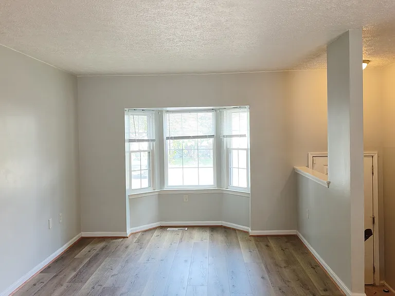 10500 Joyceton Dr — Photo 4