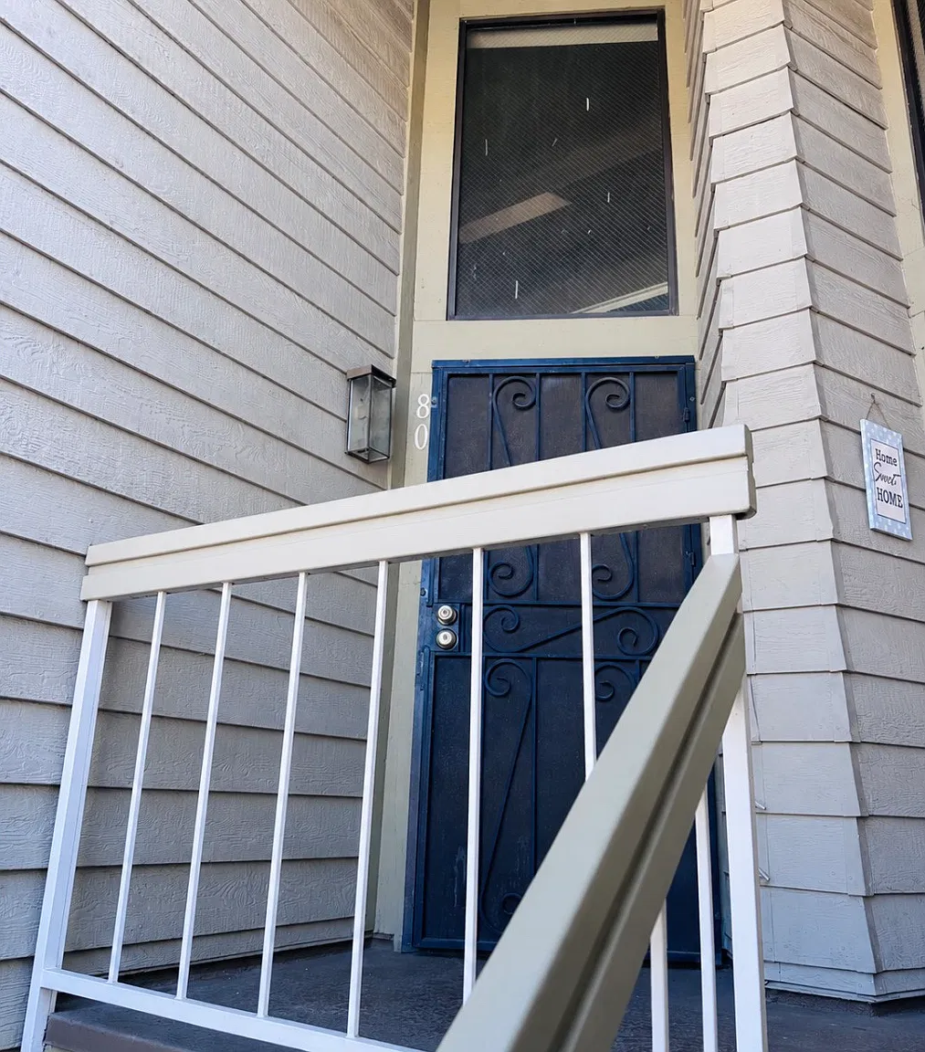 3 bed, 2.5 bath, 1220 sqft, $2,800 — Photo 2