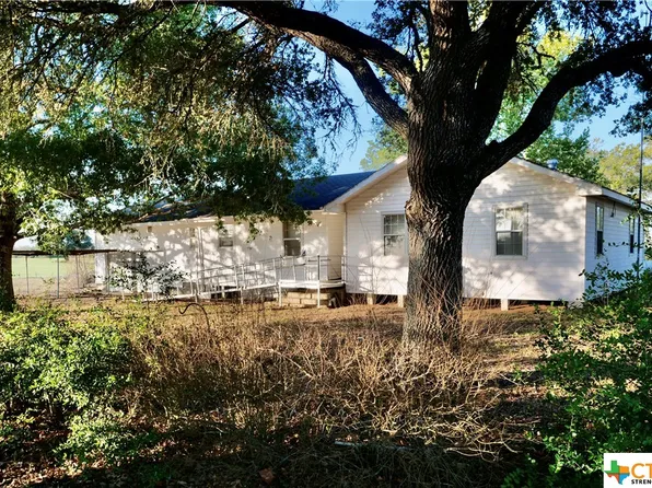 4782 E High Way #111, Yoakum, TX 77995