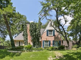 1310 W Canterbury Ct, Dallas, TX 75208